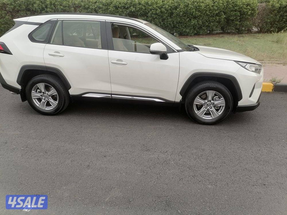 بحاله ممتازه ماشي 126 ألف0