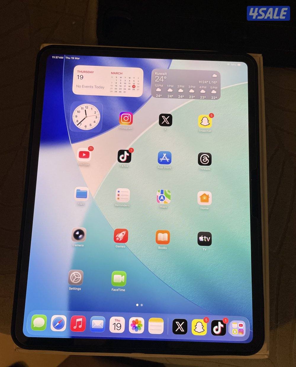 للبيع أيباد شبه جديد iPad13 pro inch M5 شريحة + واي فاي0