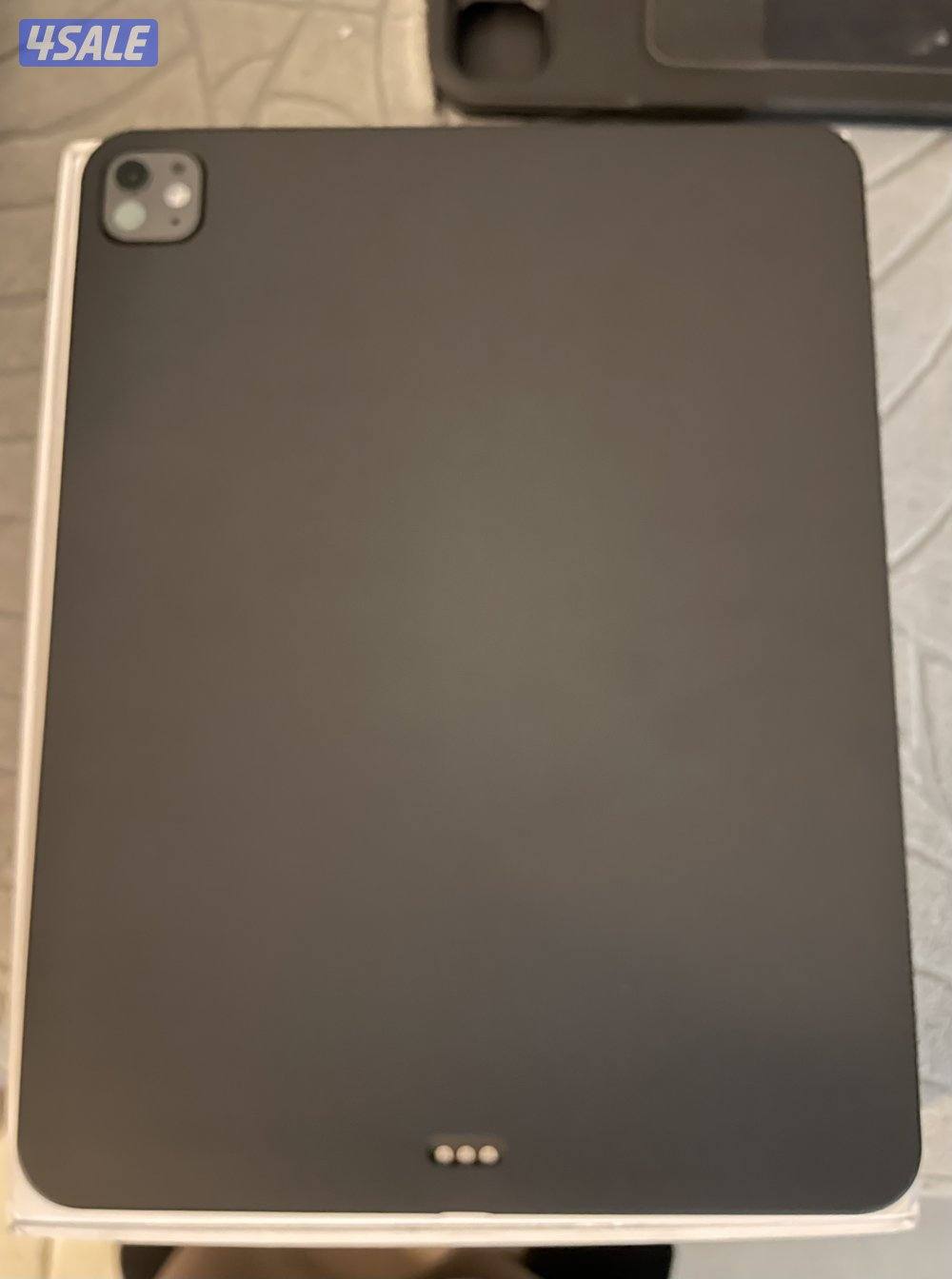 للبيع أيباد شبه جديد iPad13 pro inch M5 شريحة + واي فاي6