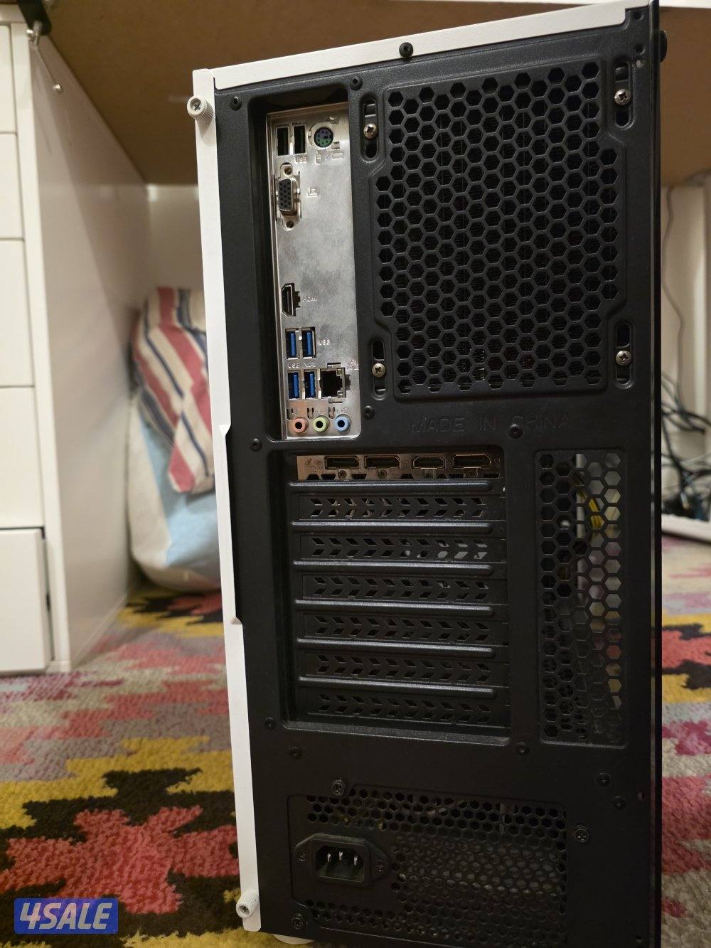 بي سي قيمنق مع كامل اغراضه ومع سكان2