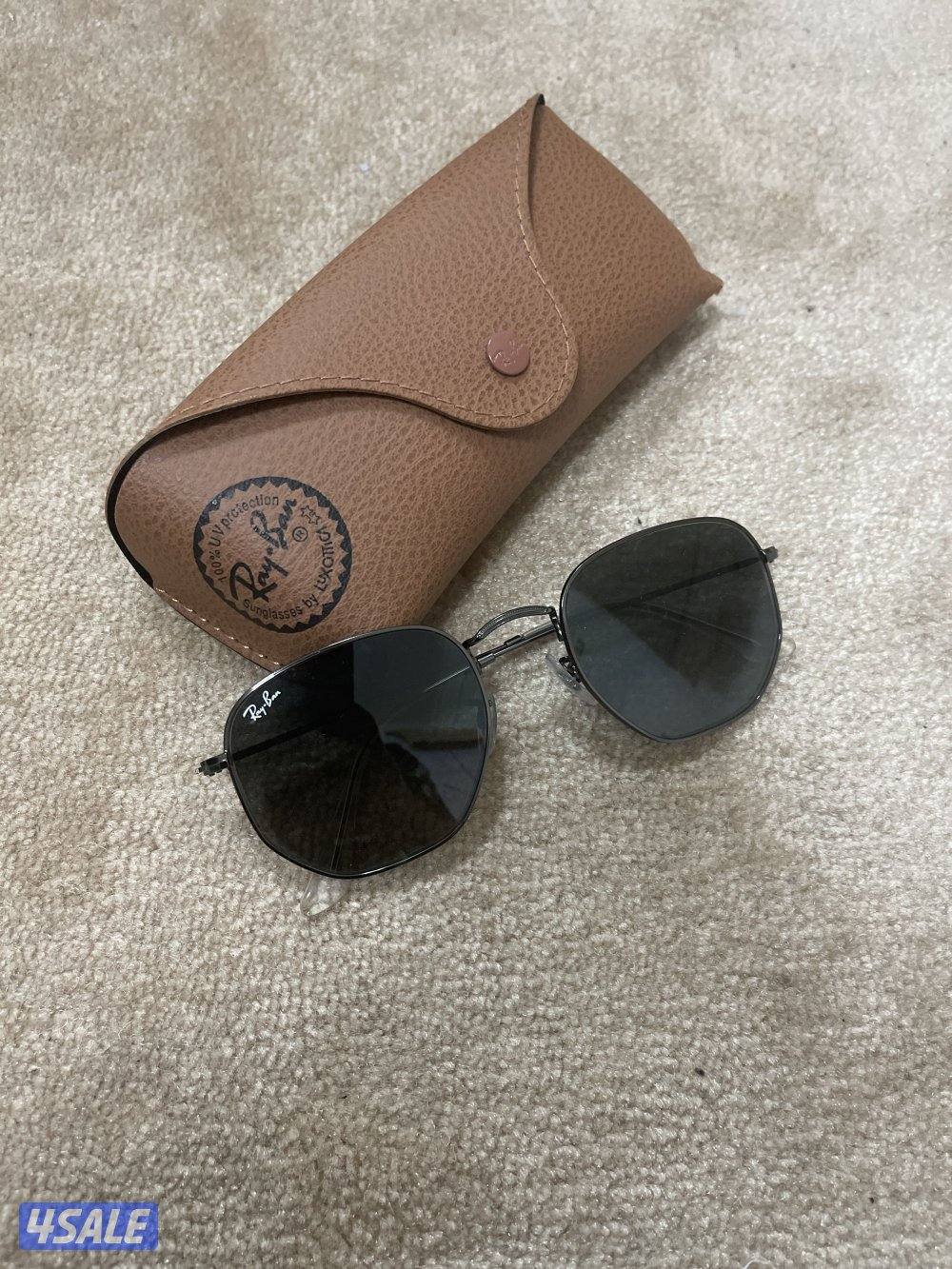 للبيع ريبان اصلي مع كرتونها وبحاله جيده0