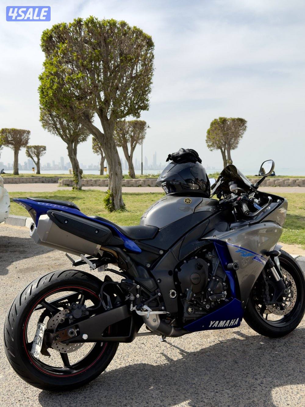 للبيع دراجة نارية من نوع Yamaha حجم 10002