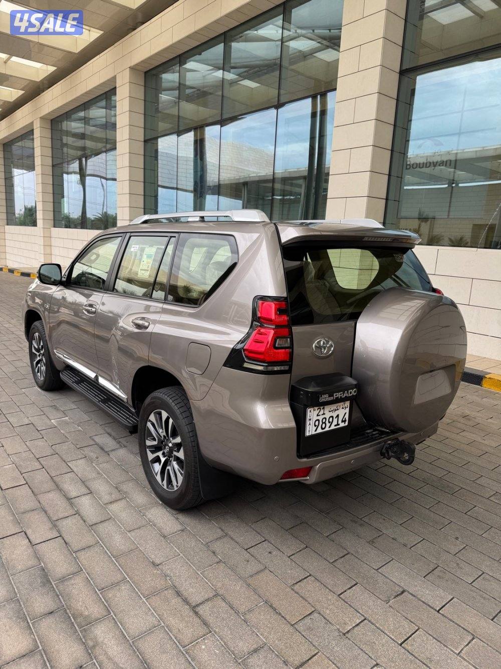 برادو TXL الساير بحالة الوكاله عداد(28) الف كم فقط3