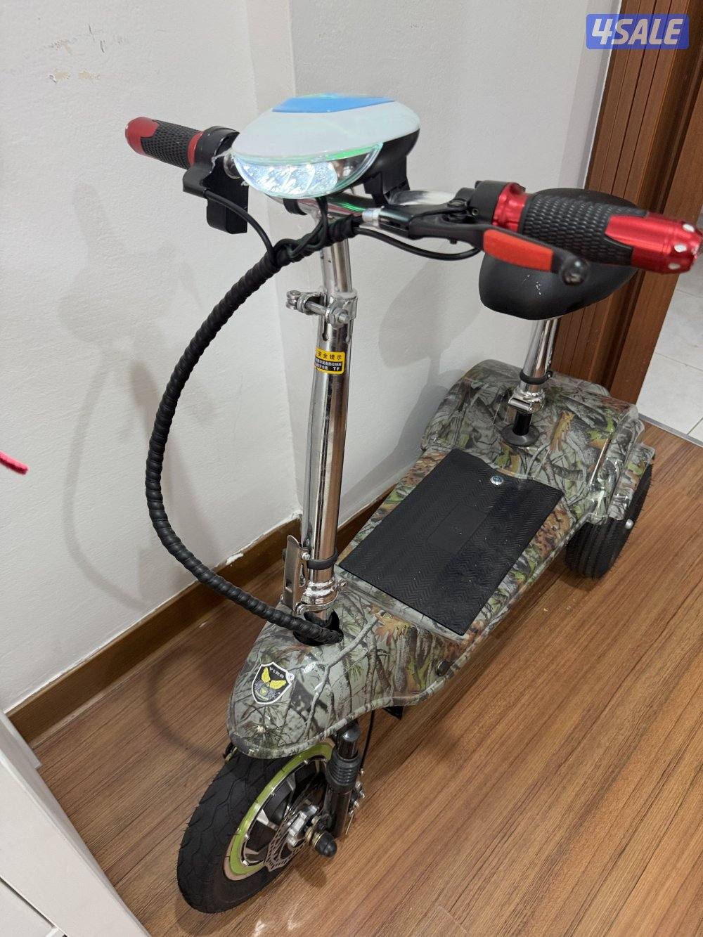 للبيع اسكوتر كالجديد للتواصل1