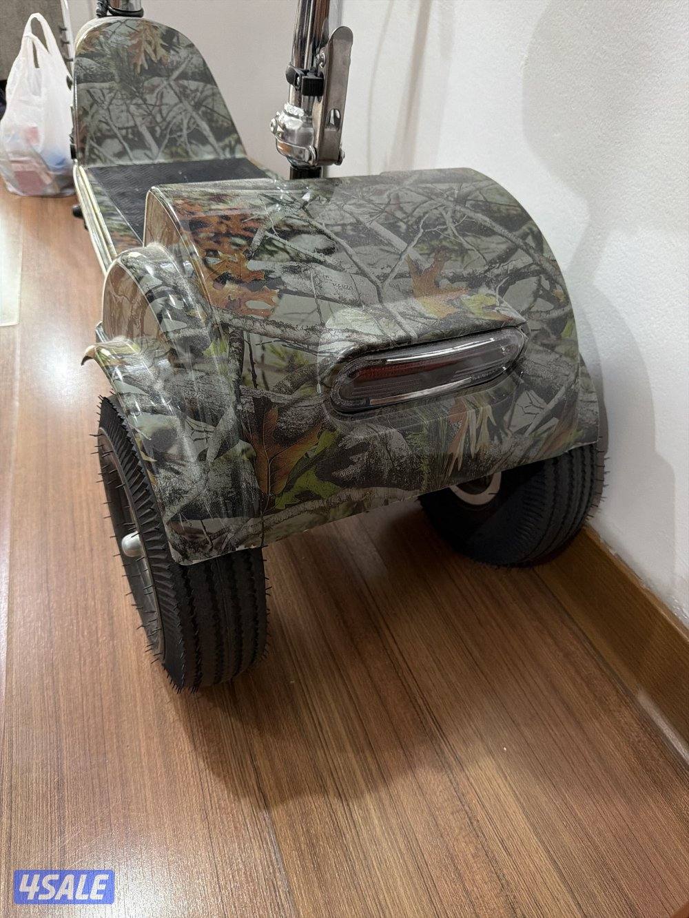 للبيع اسكوتر كالجديد للتواصل3