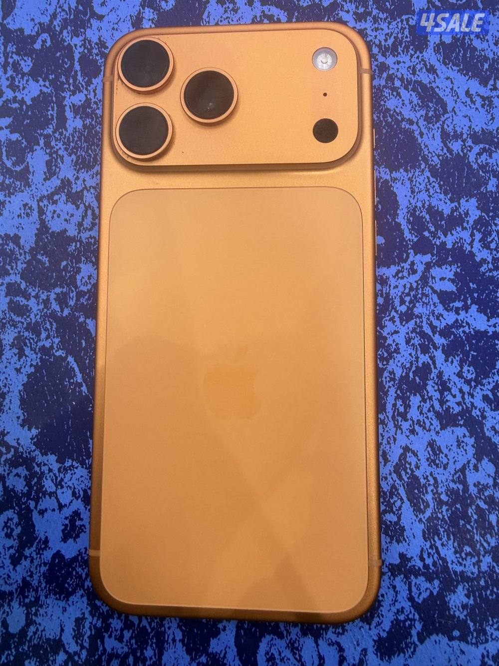 ايفون 17 برو ماكس0