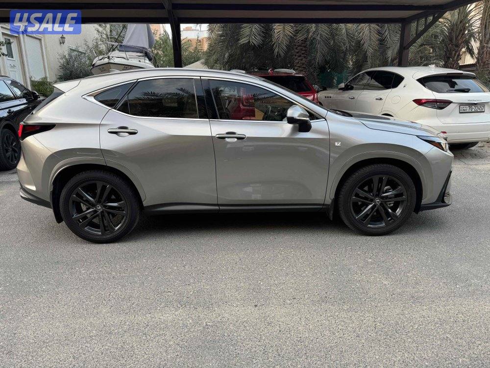 للبيع لكزس nx موديل ٢٥ ماشي ١٣٠٠0