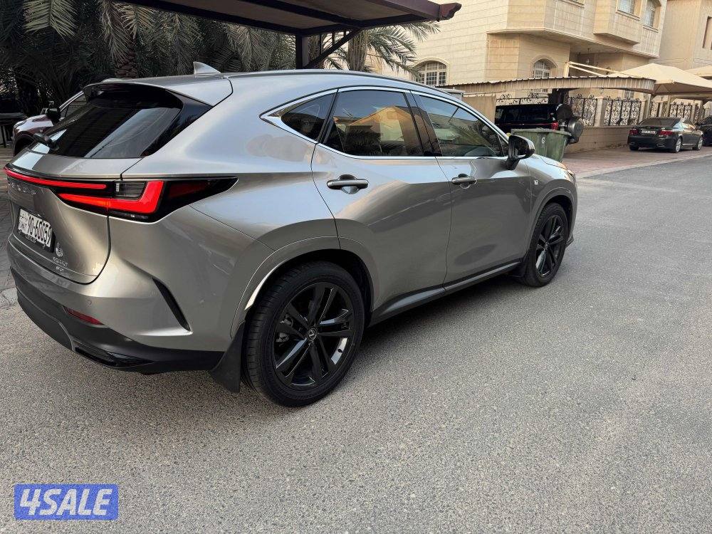 للبيع لكزس nx موديل ٢٥ ماشي ١٣٠٠2