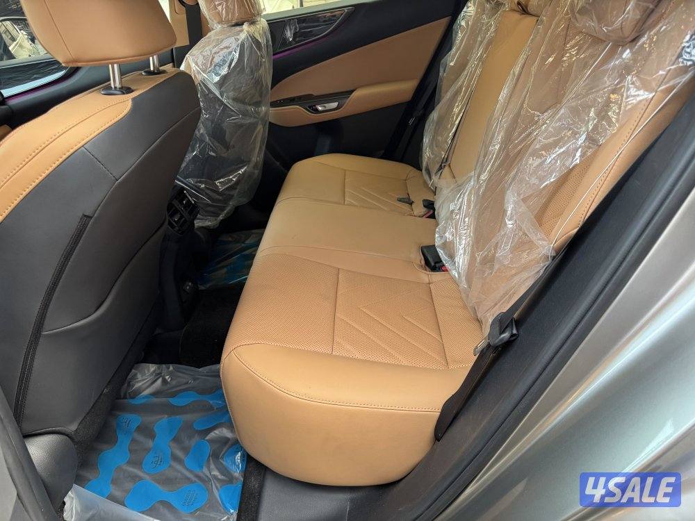 للبيع لكزس nx موديل ٢٥ ماشي ١٣٠٠6