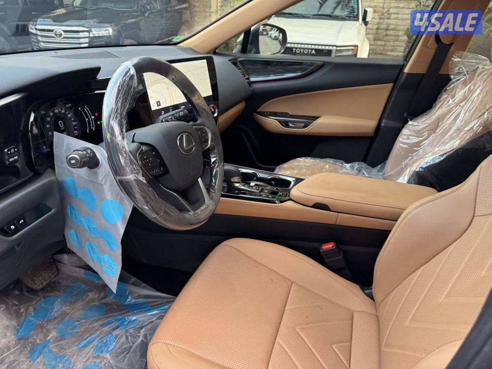 للبيع لكزس nx موديل ٢٥ ماشي ١٣٠٠7