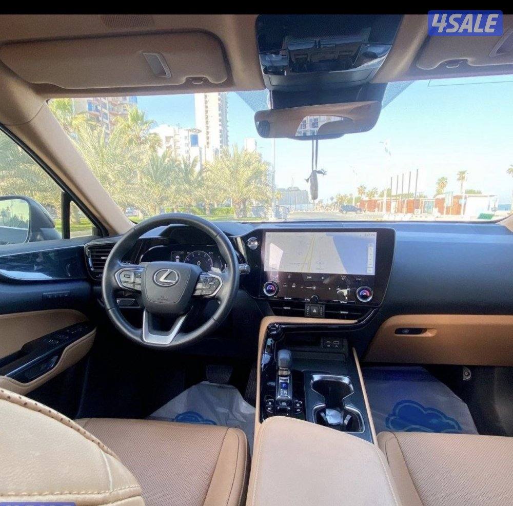 للبيع لكزس nx موديل ٢٥ ماشي ١٣٠٠8