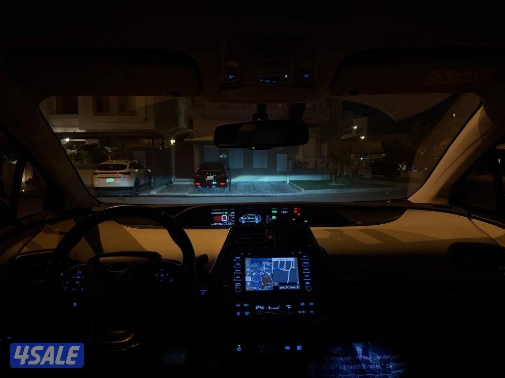 Toyota Prius 2019 Hybrid تويوتا بريوس هايبرد ابيض4