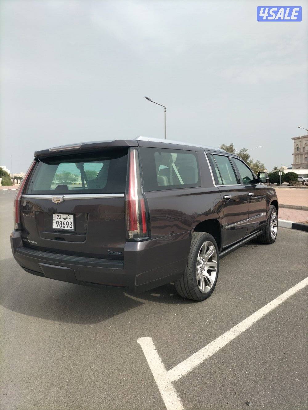 للبيع اسكاليد طويل3