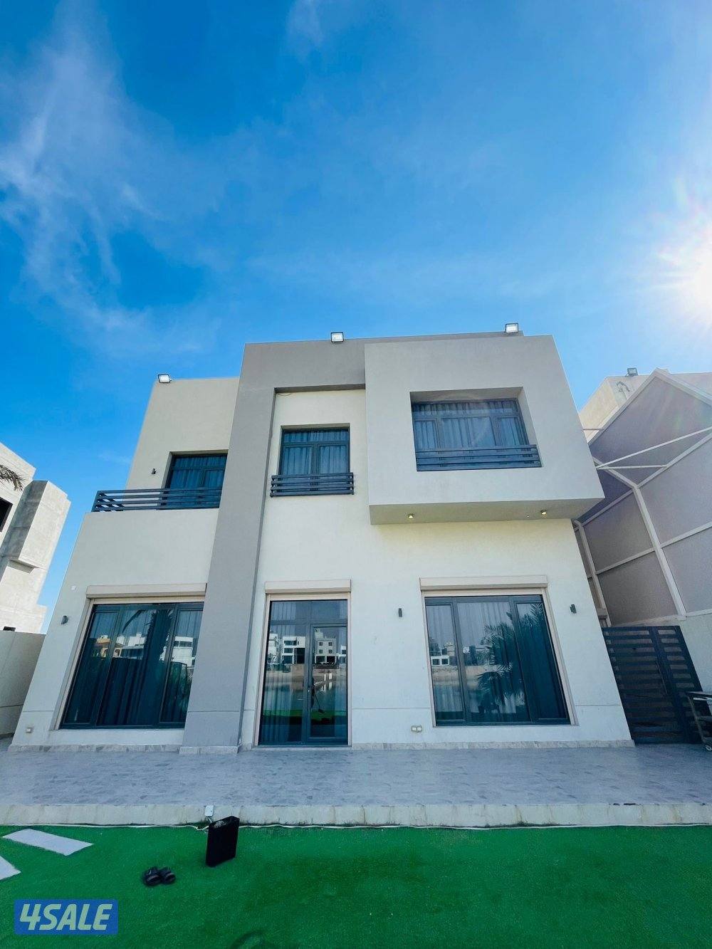 شاليهvip صف اول على البحر كامل غير مقسوم اثاث راقي لايوجدسنوي2