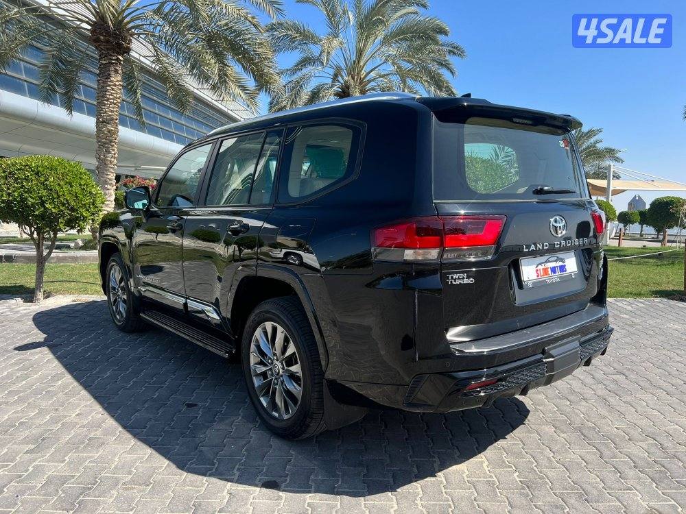 للبيع تويوتا لاندكروزر موديل 2024 عداد 85 📌صبغ وكالة تحت الكفالة3
