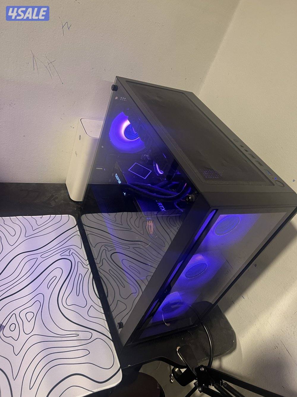 للبيع كمبيوتر قيمنق4