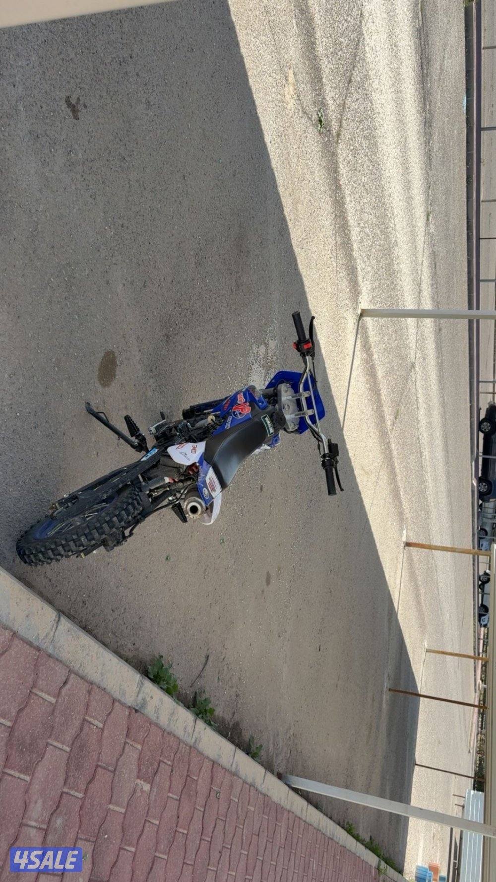 للبيع سيكل صيني125ccالسيكل نضيف صارله شهرين عندي باقي التفاصيل واتس0