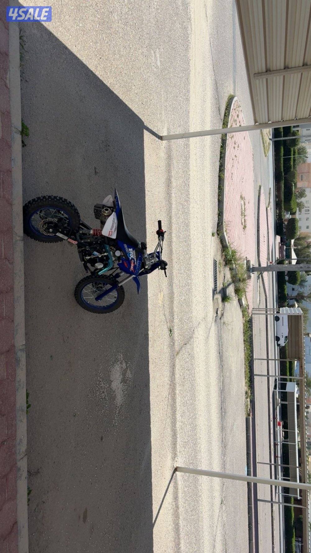 للبيع سيكل صيني125ccالسيكل نضيف صارله شهرين عندي باقي التفاصيل واتس1