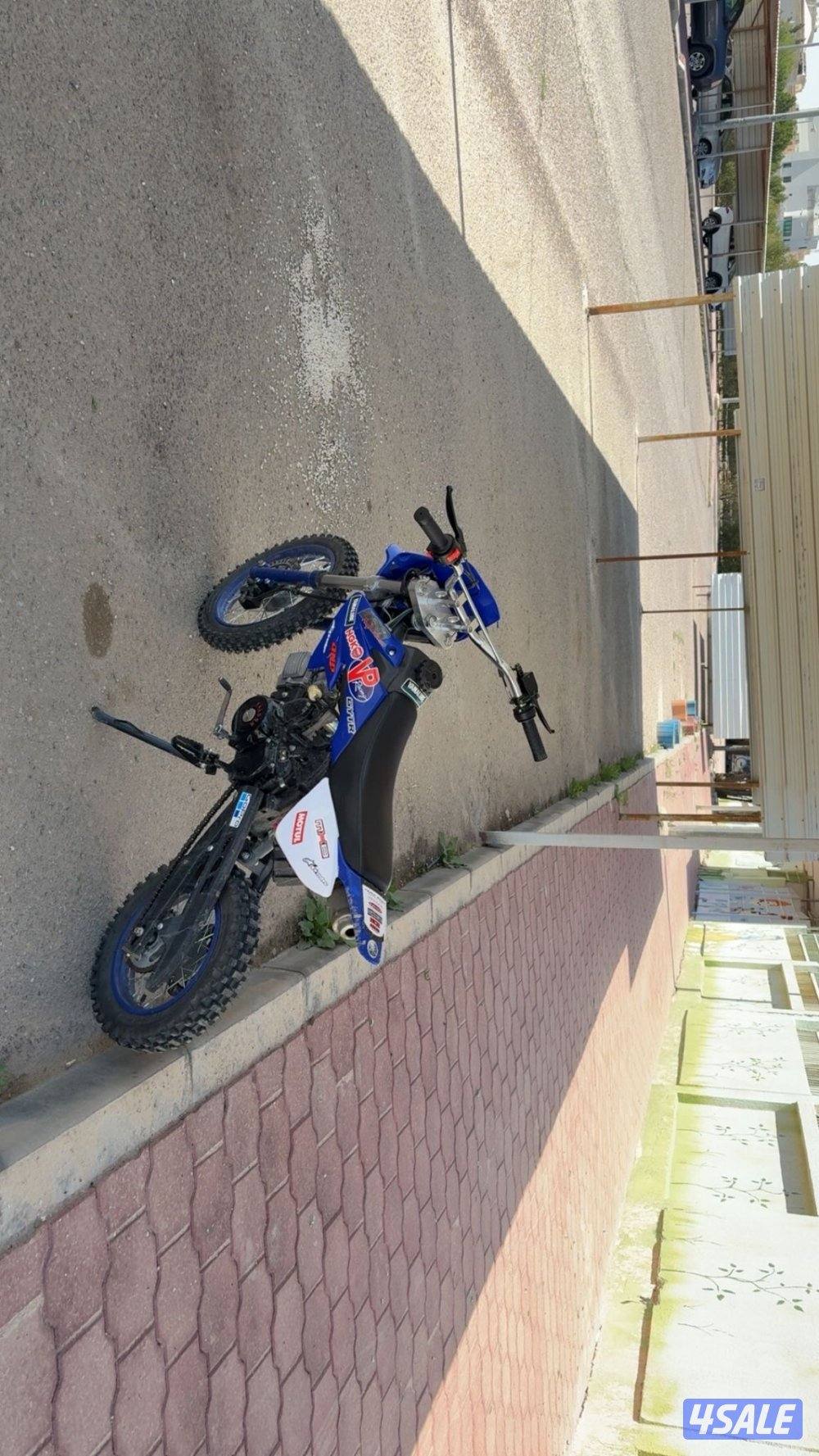 للبيع سيكل صيني125ccالسيكل نضيف صارله شهرين عندي باقي التفاصيل واتس4