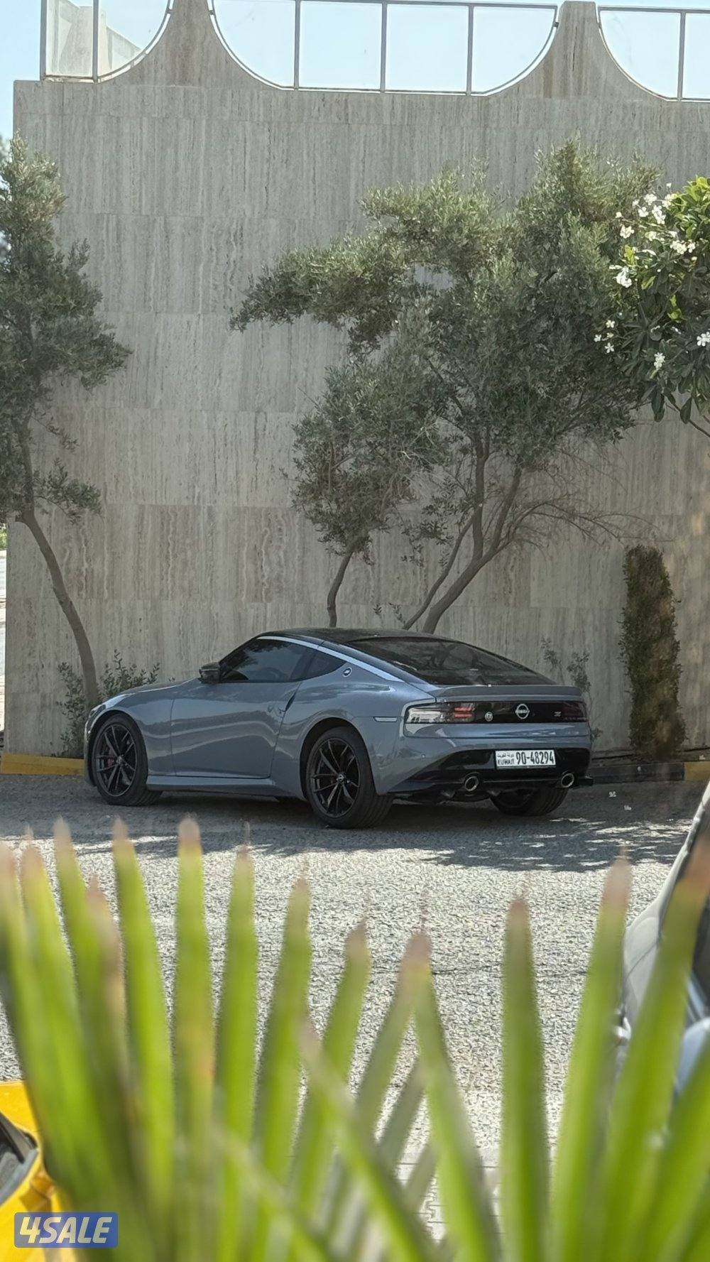 للبيع نيسان  Z قير اوتوماتيك بحالة الوكالة  استعمال يومي5