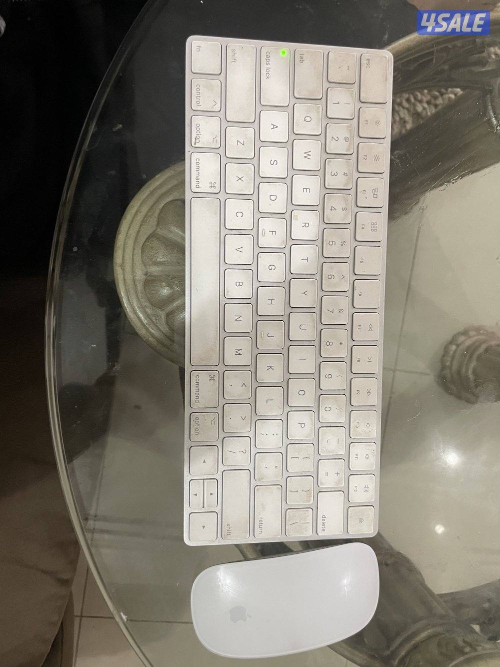 Apple iMac (21.5-inch, late 2013) with magic keyboard and mouse1
