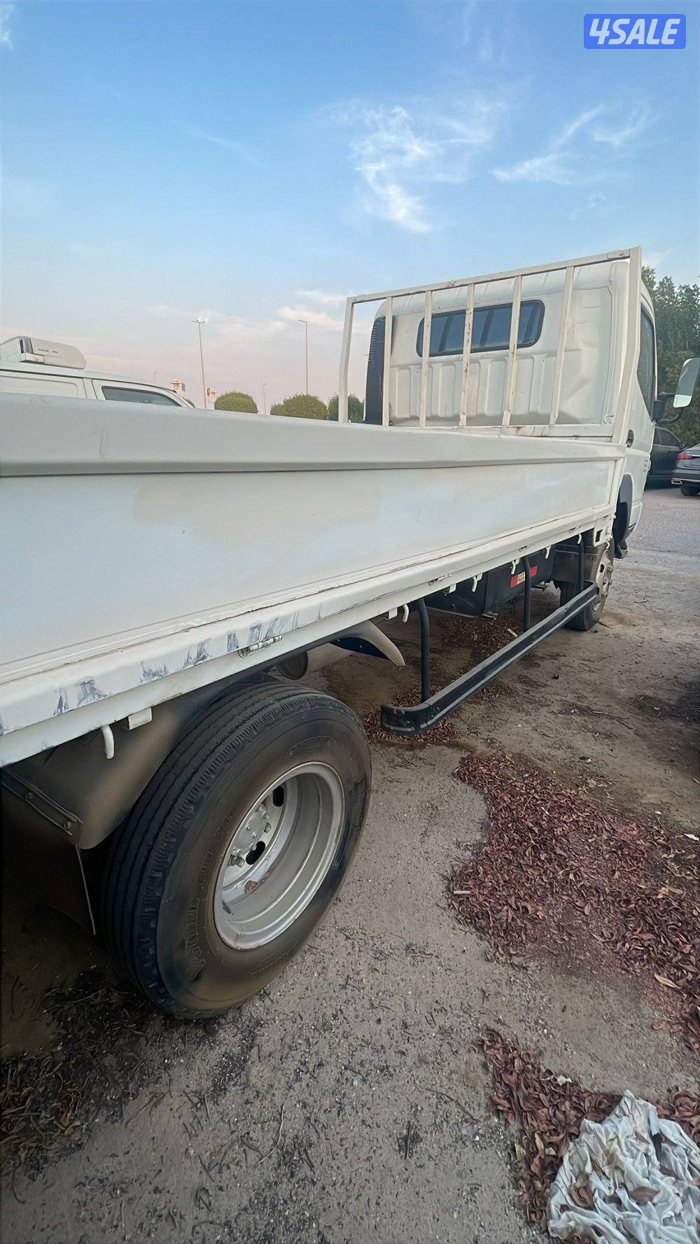 للبيع هاف لوري 20142