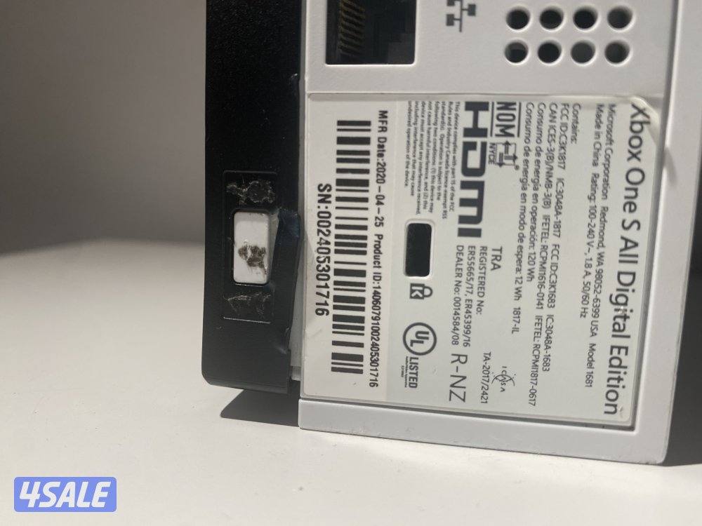 اكس بوكس ون إس بحالة ممتازة قابل للسوم0