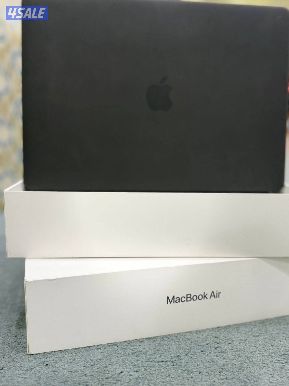 ماك بوك اير M12