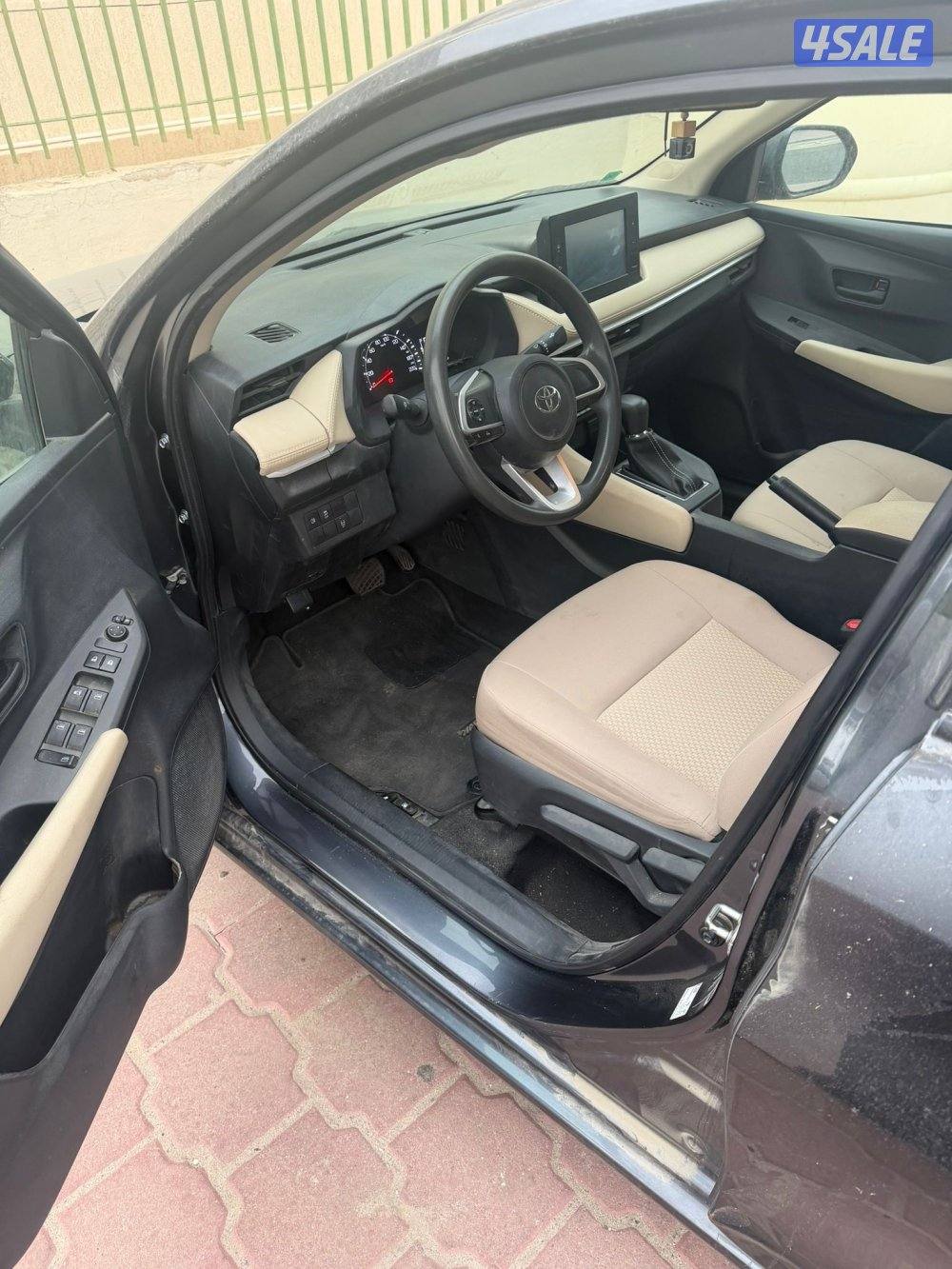 للبيع يارس موديل ٢٠٢٣ سياره على حالتها الرجاء الاتصال للجادين فقط5