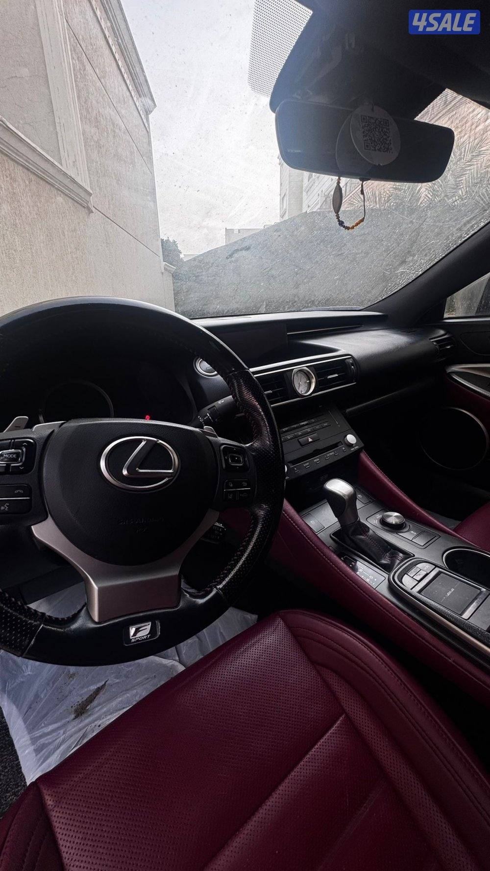 للبيع لكزس RC F م2