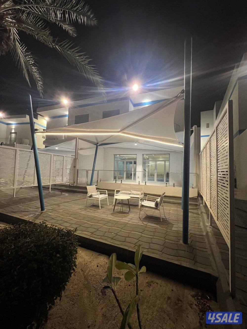 تأجير شاليهات  5 غرف نوم و مسبح كل  شاليه مستقل برايفت8