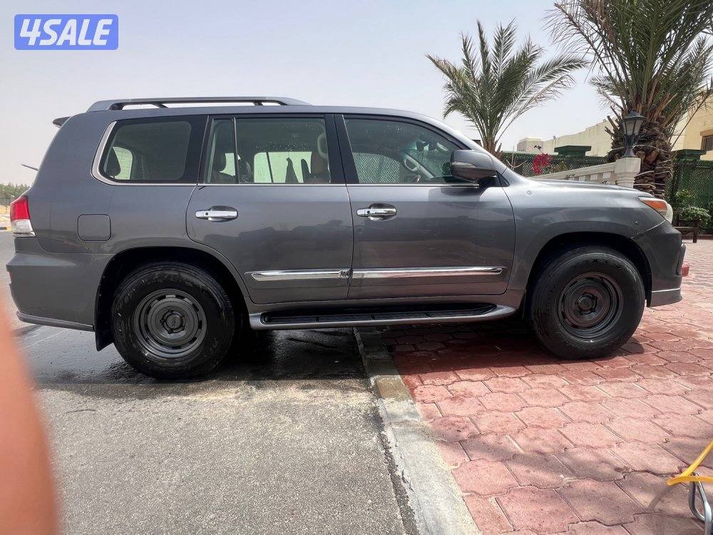 للبيع لكزس موديل ٢٠١٢3