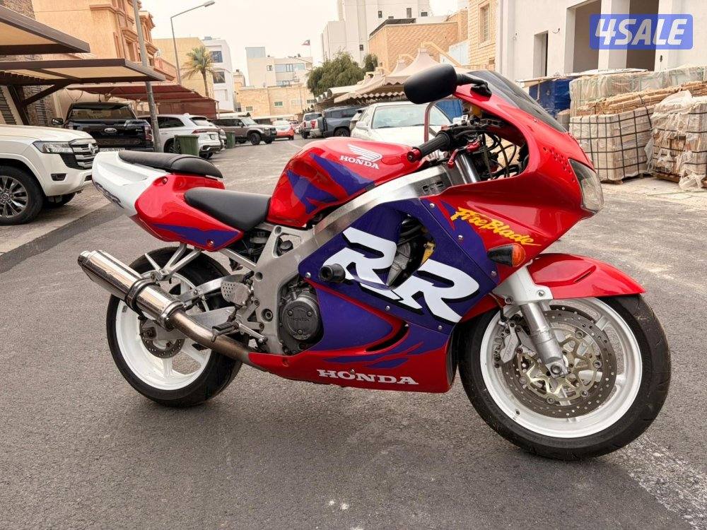 سي بي آر ٩٠٠ للبيع1