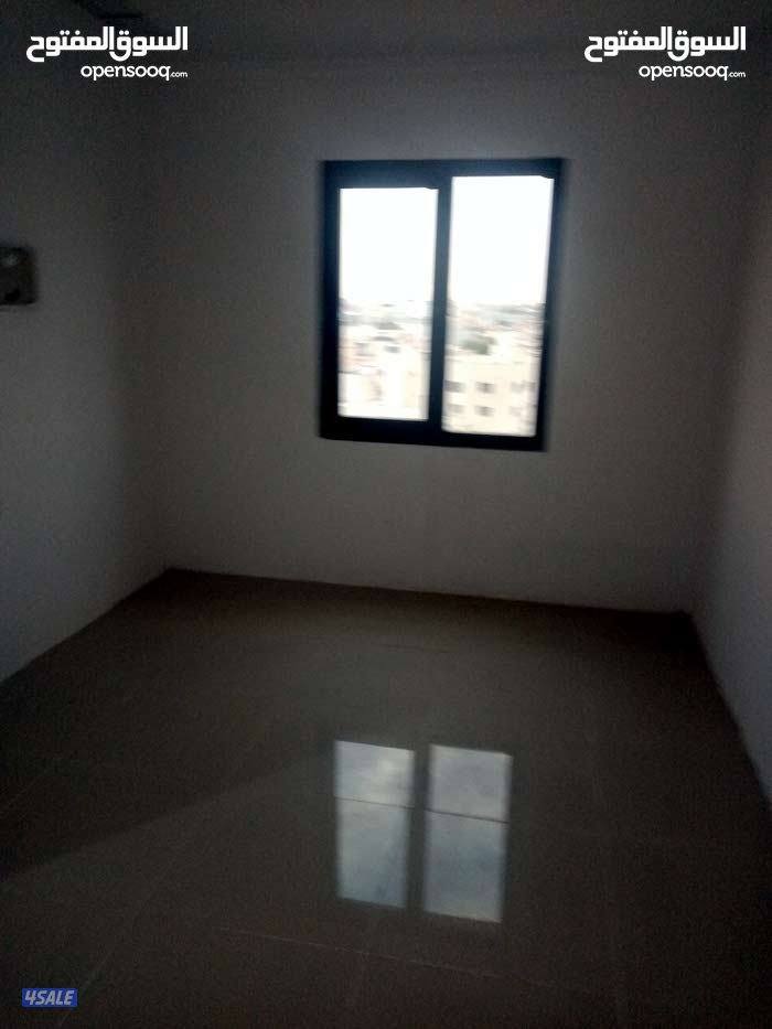 شقق للإيجار غرفه وصاله حمام ومطبخ عائلات فقط وافدين0