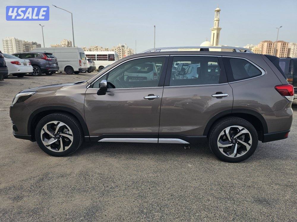 SUBARU FORESTER  2024 MODEL. FULL ORIGINAL PAINT. LOW MILEAGE  50000KM3