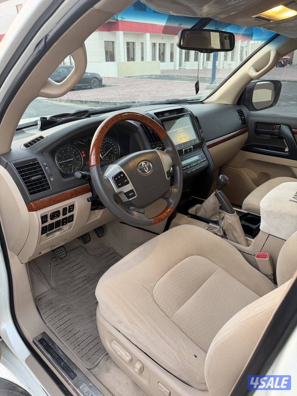 لاندكروزر 20145