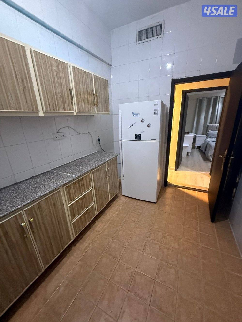 شقق للايجار خلو وفاضي غرفة وصالة ومطبخ وحمام تشطيب سوبر لوكس6