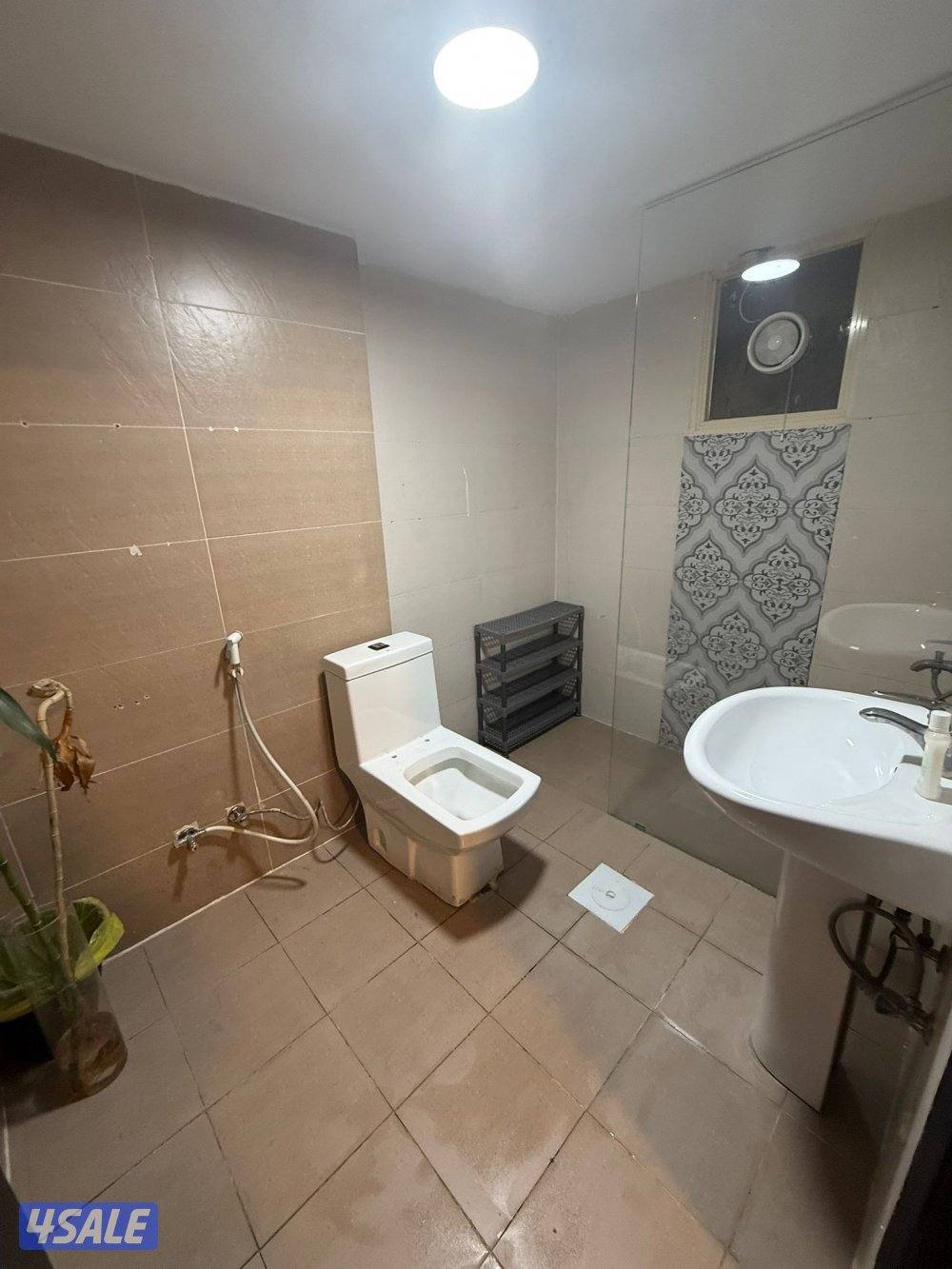 شقق للايجار خلو وفاضي غرفة وصالة ومطبخ وحمام تشطيب سوبر لوكس8