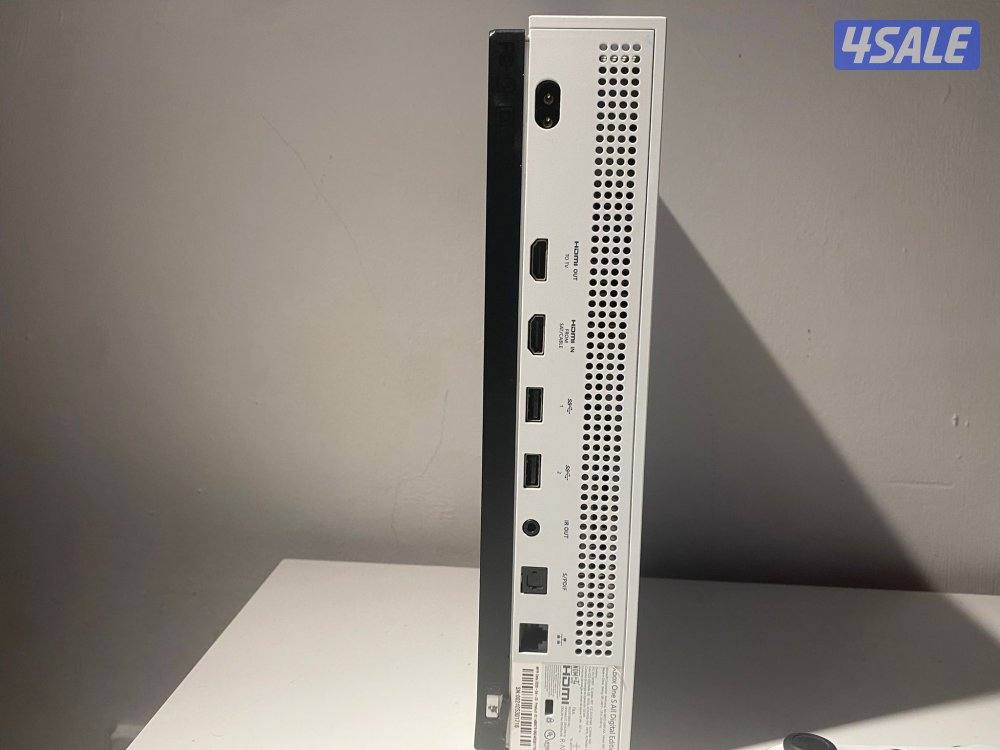 اكس بوكس ون اس نطيف جدا استعمال خفيف الصامل ماقصر وياه انشاءالله3