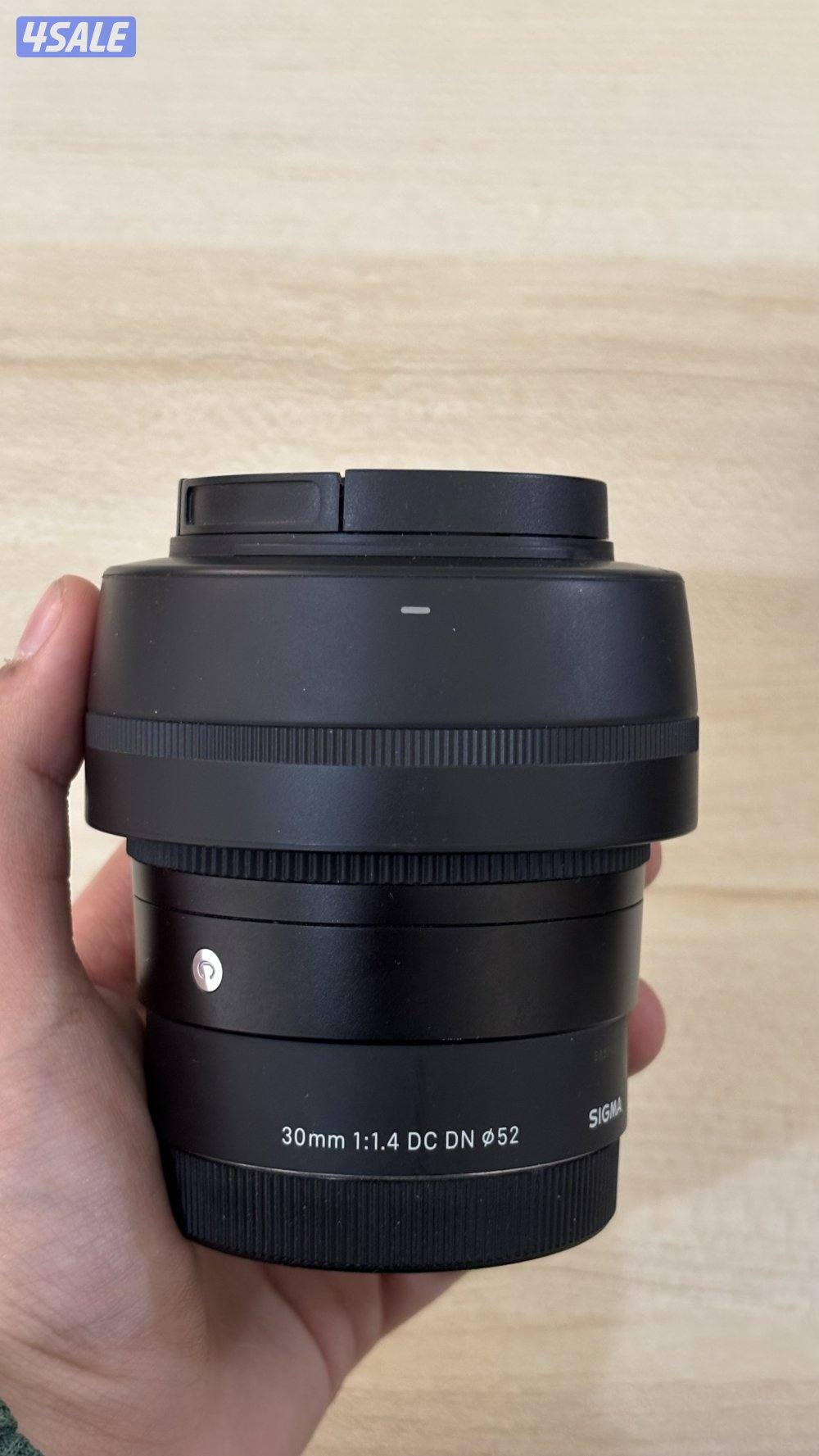 كاميرة سوني zv-e10 mark1 معا عدسه جانبيه سيقما1