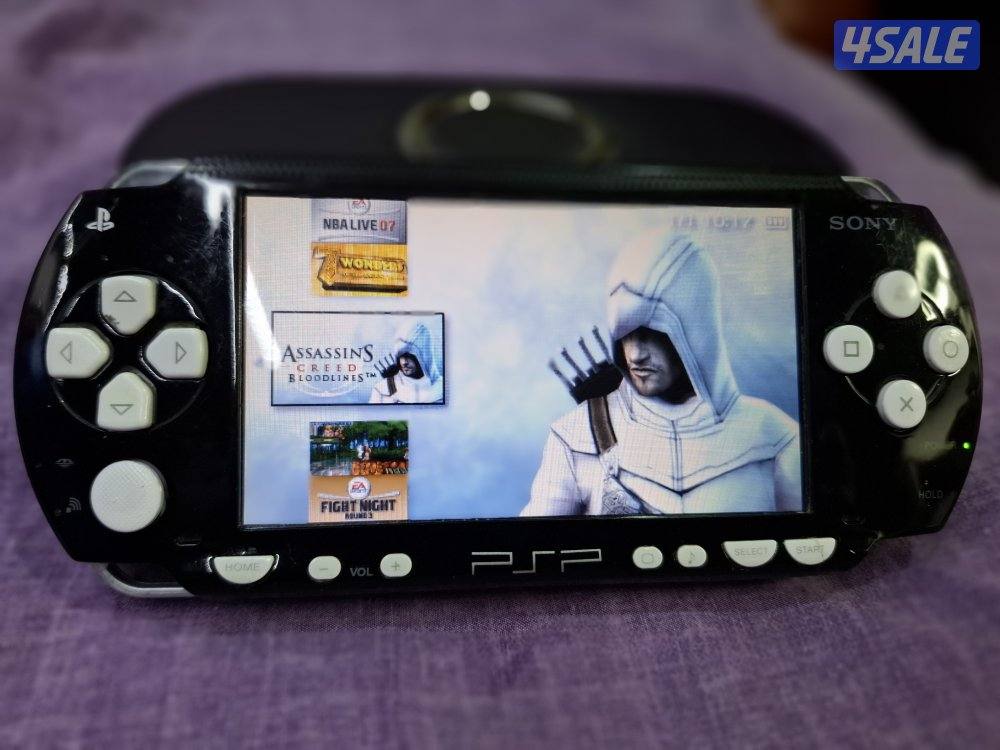 PSP SONY P1000 MODEL.BLACK& WHITE COLOR 8GB SD CARD 50GAMES2