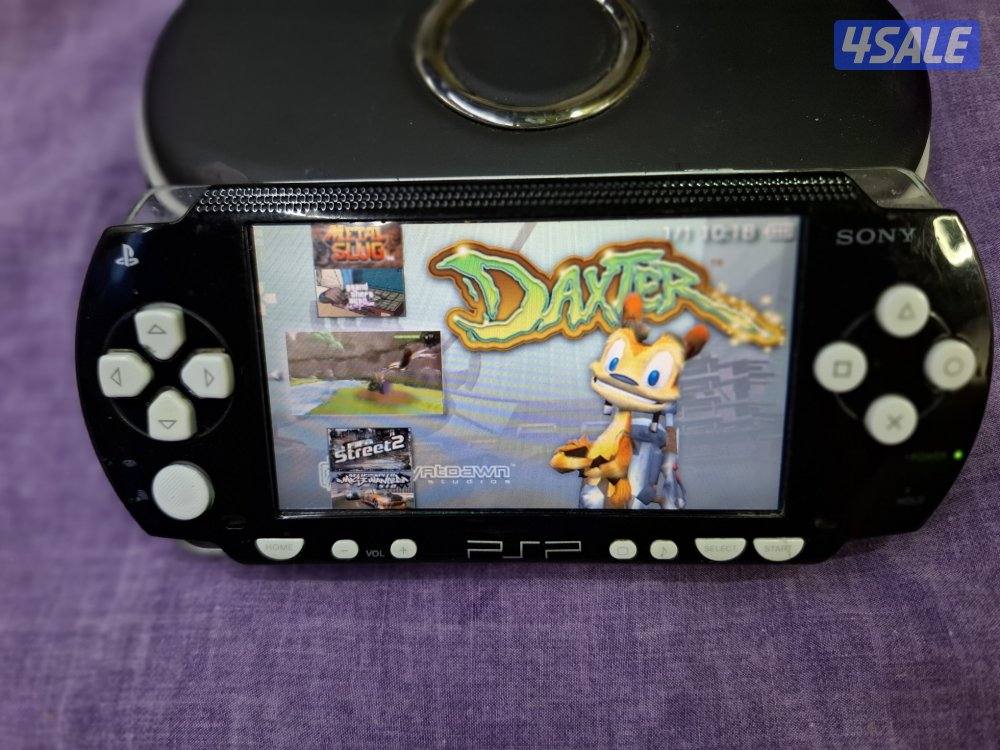 PSP SONY P1000 MODEL.BLACK& WHITE COLOR 8GB SD CARD 50GAMES8