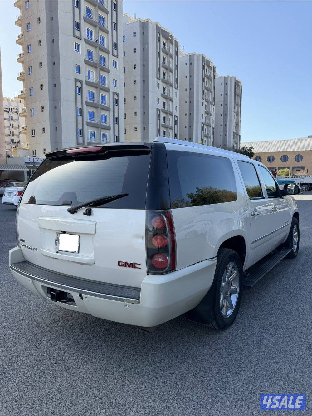 Gmc Yukon Denali XL Polar white2