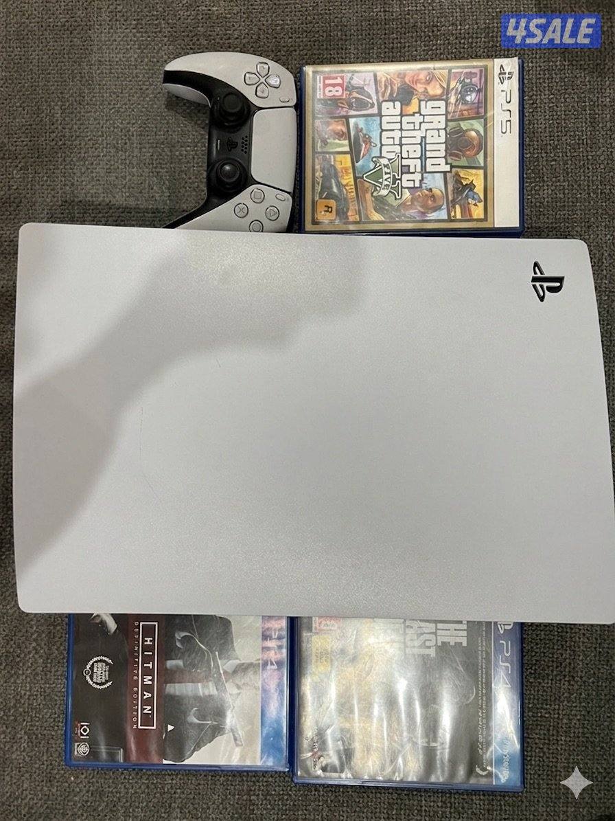 Ps5 with 1 controller and 3 games1