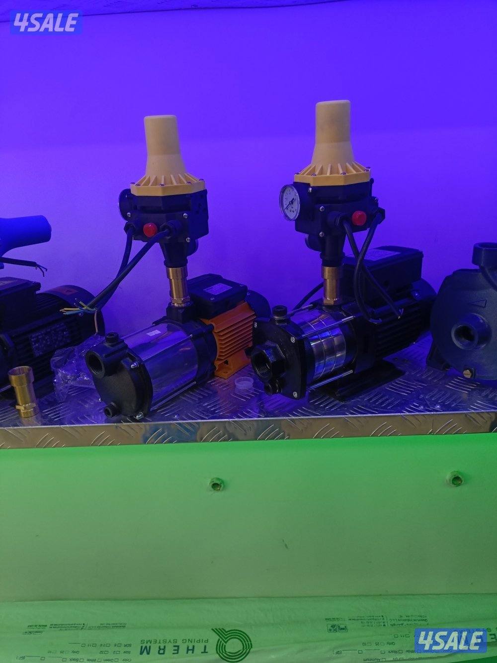 يوجد خزانات مياه وسخانات مركزية ومكاين دف المياع بانواعها5