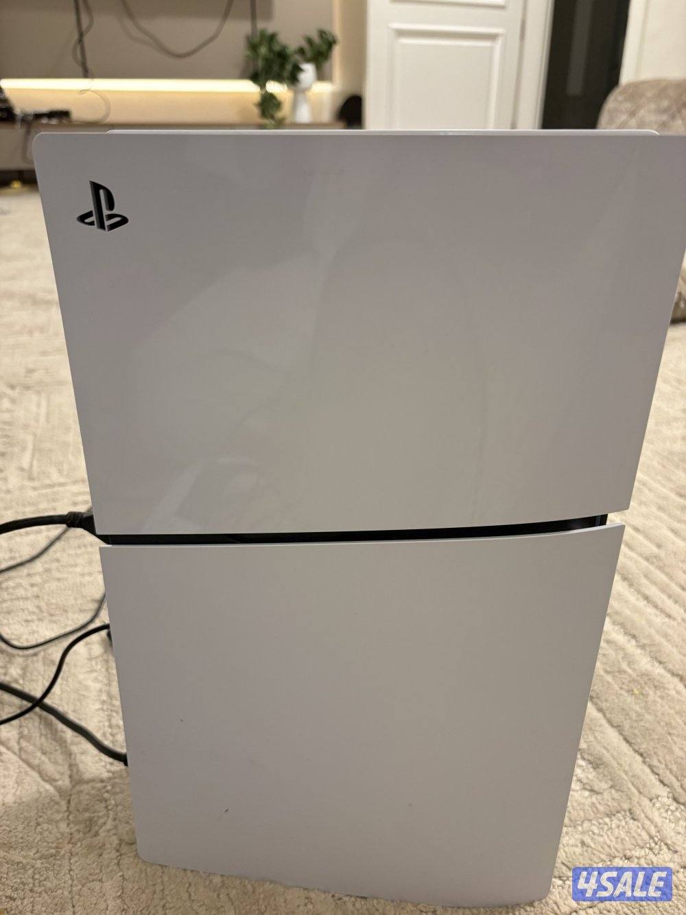 بلاستيشن للبيع شرط انه نصيفه ومافيه اي خراب0