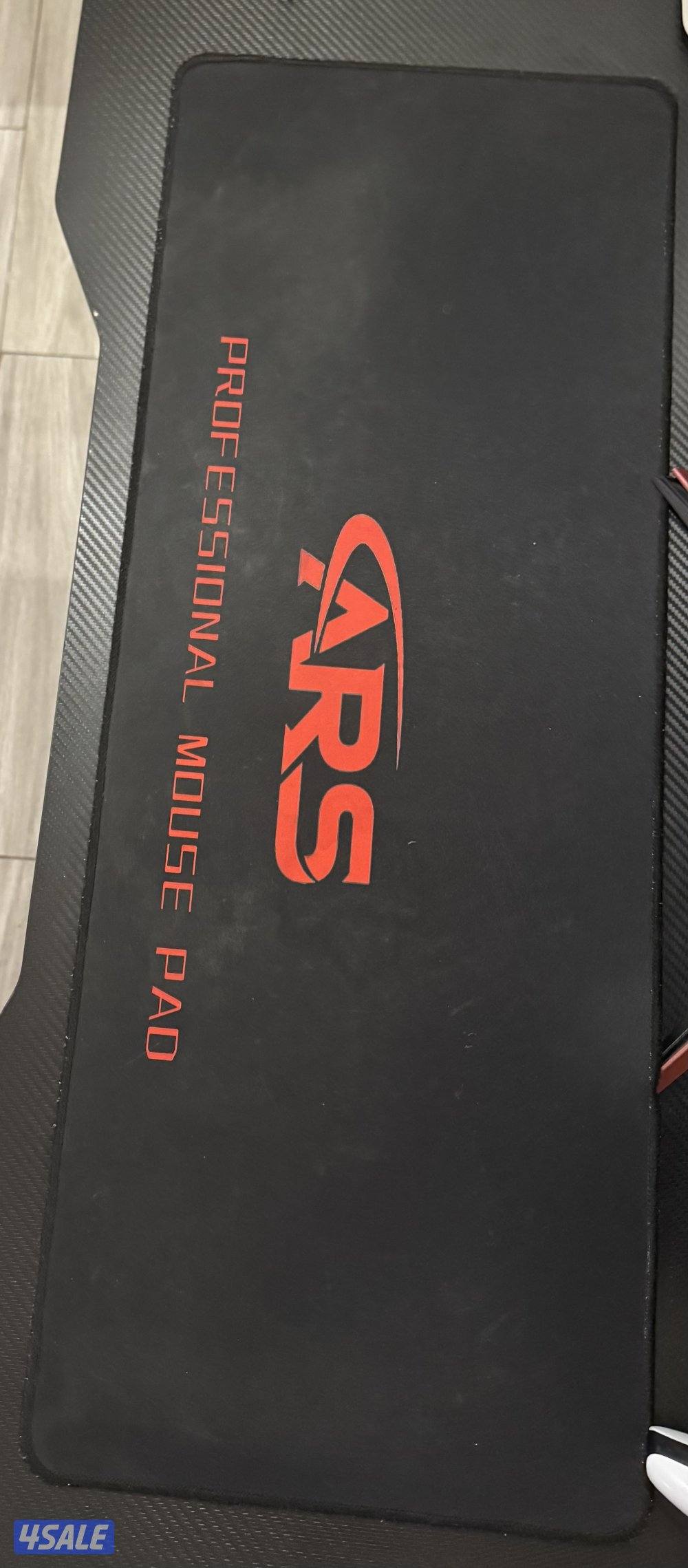 للبيع ماوس قلوريس موديل o- و كيبورد crosair السويتش احمر و ماوس باد1