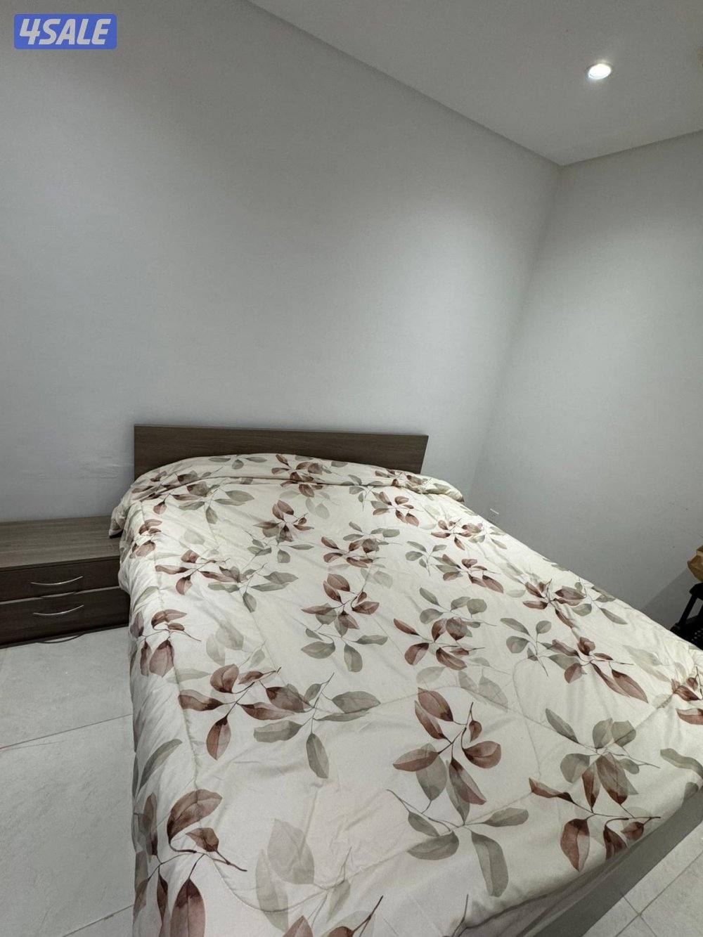 تخت مع خزانة2