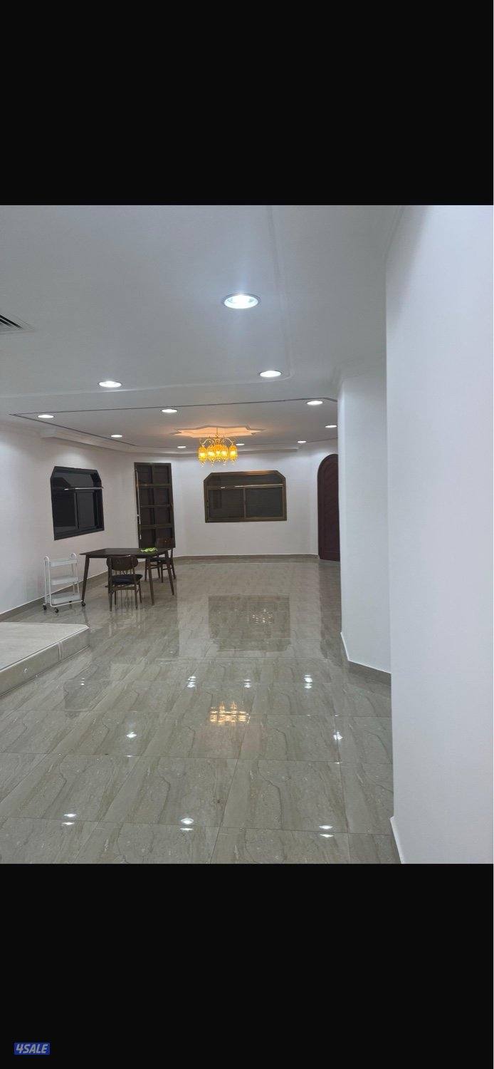للايجار دور ارضي بالرقه قطعه1 والصباحيه وجابرالعلي4