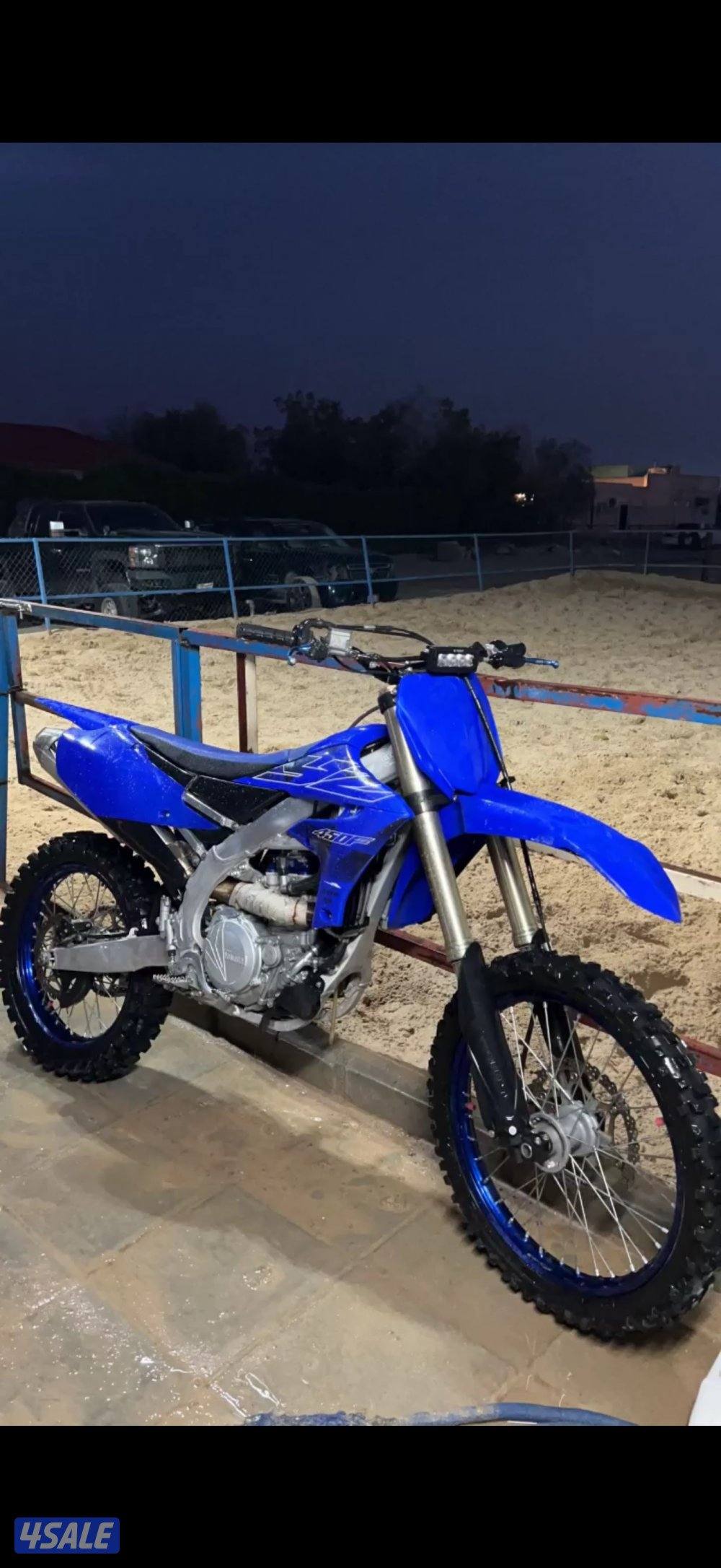 للبيع سيكل yzf 450  موديل 2023 سيكل ما يبيله شي بس بطاريه1